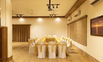 Hanu Reddy Residences Poes Garden