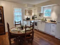 Small 1897 Farm House, super cozy on two acres - Wifi