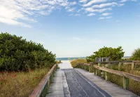 Luxurious Oasis ~ beachside 2 bedroom condo w/pool - 2-Star