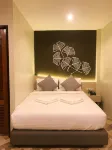 SJ Miracle Hotel - parkir