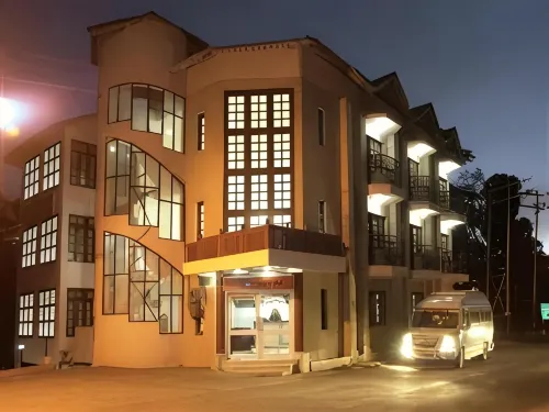 Hotel Himgiri
