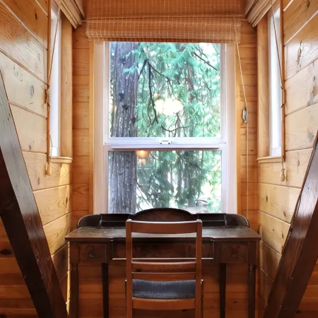 Lassen Mtn Lodge · Spacious, Private & EV Charger