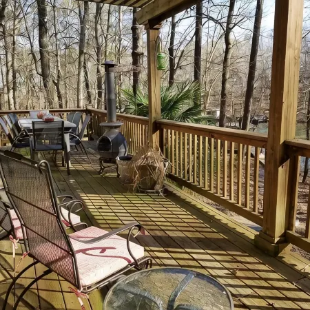 Relax among the palms at Reeled Inn on Beautiful Lake Gaston