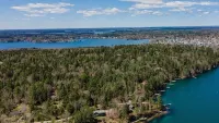Chic, updated log cabin nestled in the pine trees of Sprucewold! - 3 stjerner