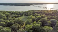 Tranquil Wooded Retreat Overlooking Truman Lake only 2 minutes from Warsaw, MO