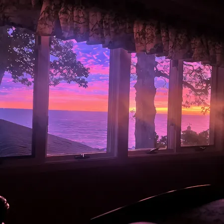 Spacious Lakefront Home with Amazing View