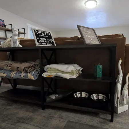 Cedar City, Basement Apartment. Five minutes from the I-15. Pet, family friendly