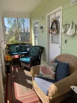 ❤️Coastal Cottage Getaway❤️ Zero entrance pool - Tennis - Minutes from the Beach! - Private Pool