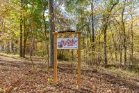 Authentic Log Cabin - Sleeps 10 - Hot Tub - Fire Pit - Hocking Hills - con encanto