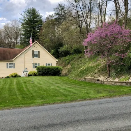 Private and cozy! Bald Eagle St. Park & lake very close , 30 min. to PSU or LHU.