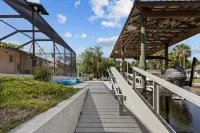 Dont Miss This Waterfront Deep Canal.Gulf Access.Pool Home! Pool Table.Sleeps8.
