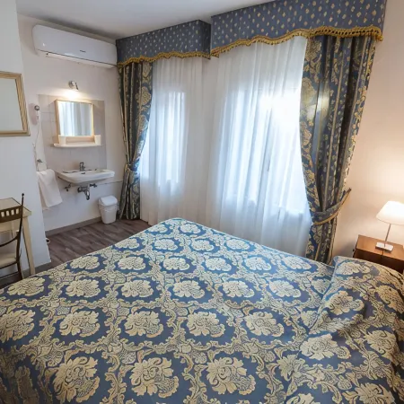 Albergo Casa Peron Отели рядом с достопримечательностью «Санта-Кроче»