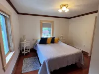 "Tranquility Base" is a place where you can lose yourself in nature. Hotels in Saint George