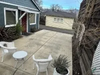 East Main Downtown Bungalow - بوتيك