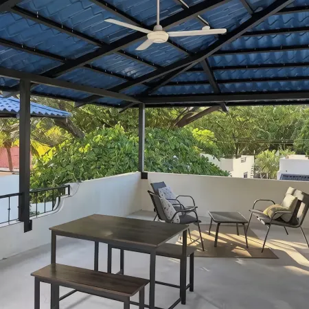 Cute 2bdrm Condo - Across from the beach