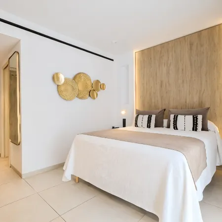 AzuLine Hotel M