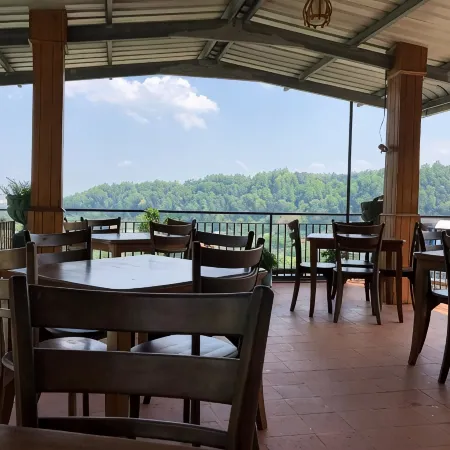 Sharon Inn
