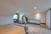 Modern Downtown Lancaster Apt – Walk to Train & Amtrak