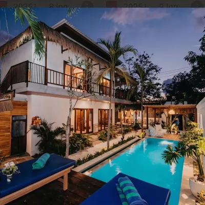 28 Degrees Lembongan Hotels near Lebaoh Beach
