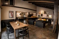 Canyon Lodge CHAMONIX Condo. Minutes Walk From Lifts.