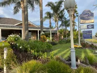 Coastal Waters Motor Inn - 4-Star
