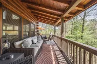 Secluded Cherry Log Cabin - Sauna - Hot Tub - Putting Green - Alphydda