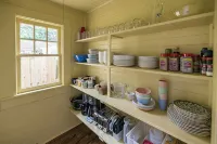 The Hansell House, your Downtown Thomasville Destination! Family + Pet Friendly! - キッチン