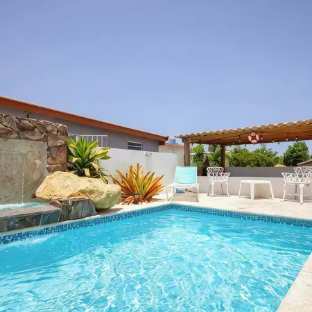 R&V Combate Beach House for 12 with Private Pool