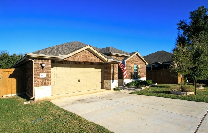 Spacious 3-bedroom house with AC, fitness room, WiFi in Leander/North Austin