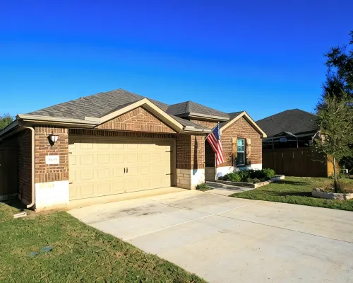 Spacious 3-bedroom house with AC, fitness room, WiFi in Leander/North Austin Hotels in Leander