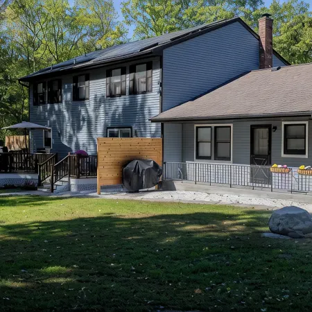 Spacious 5-bedroom house in the woods in Cold Spring just 5 minutes from town