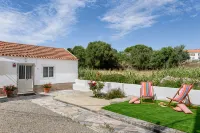 GuestReady - Quaint house with Patio - 2 étoiles