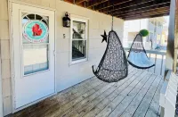COZY BEACH Nesting in the ♥️ of DOWNTOWN with SEASONAL POOL&HOT TUB ACCESS