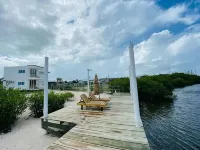 2nd Floor Casita. Short walk to town. On the river! - 홈스테이