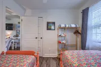Waterfront cottage in historic Charlestown, Maryland