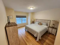 #2 Lakefront Hamlin Lake Retreat - Sleeps 10 - 4-Star