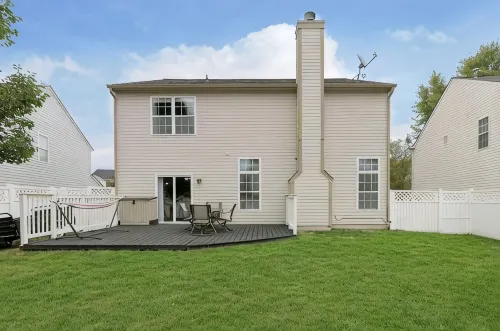 Beautiful 3 BD Home in Fishers with EV Charger - Homestays