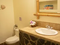 Private suite 103 with beautiful gardens, shared pool and BBQ area! Hotels in Dominical