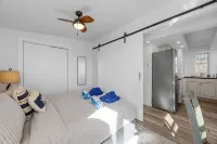 Waterfront Loft 1BR / Bayfront Deck + Beach Access - 3-Star
