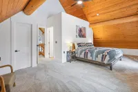 Peaceful updated cabin with outdoor space near Whitefish - Chalets