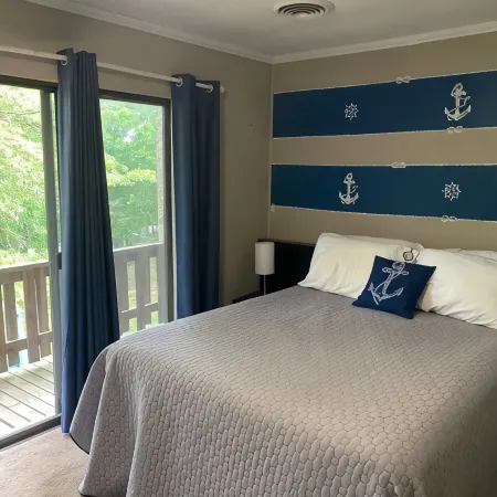 2-bedroom condo in beautiful Fairfield Bay close to amenities.