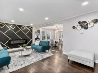 Warm & Spacious 4Br Home  Long Stays Welcome Hotels near Bronzeville Children's Museum