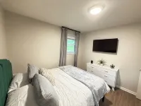 Gorgeous 3-bedroom house with AC in charming Petersburg - Wifi