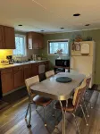 KD CottagesPrivate 2-bedroom tan cottage on Dunnings Creek, in Bedford County - 2 estrellas