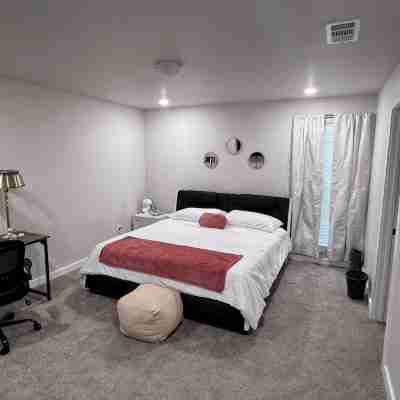 Charming 3-bedroom brand new house in serene neighborhood of Odessa Rooms
