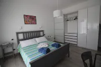 Ostia-apartment 50 mt from the beach, near historic center-sea view