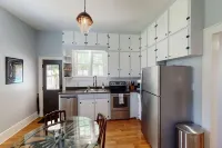 1920s bungalow near river, 8 min to DT AVL! - Wifi