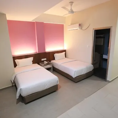 Pantai Regal Boutique Hotel Hotels near Sultan Haji Ahmad Shah Airport
