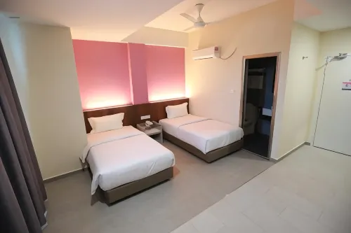 Pantai Regal Boutique Hotel - parking