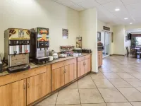 Quality Inn & Suites Lehigh Acres Fort Myers - breakfast